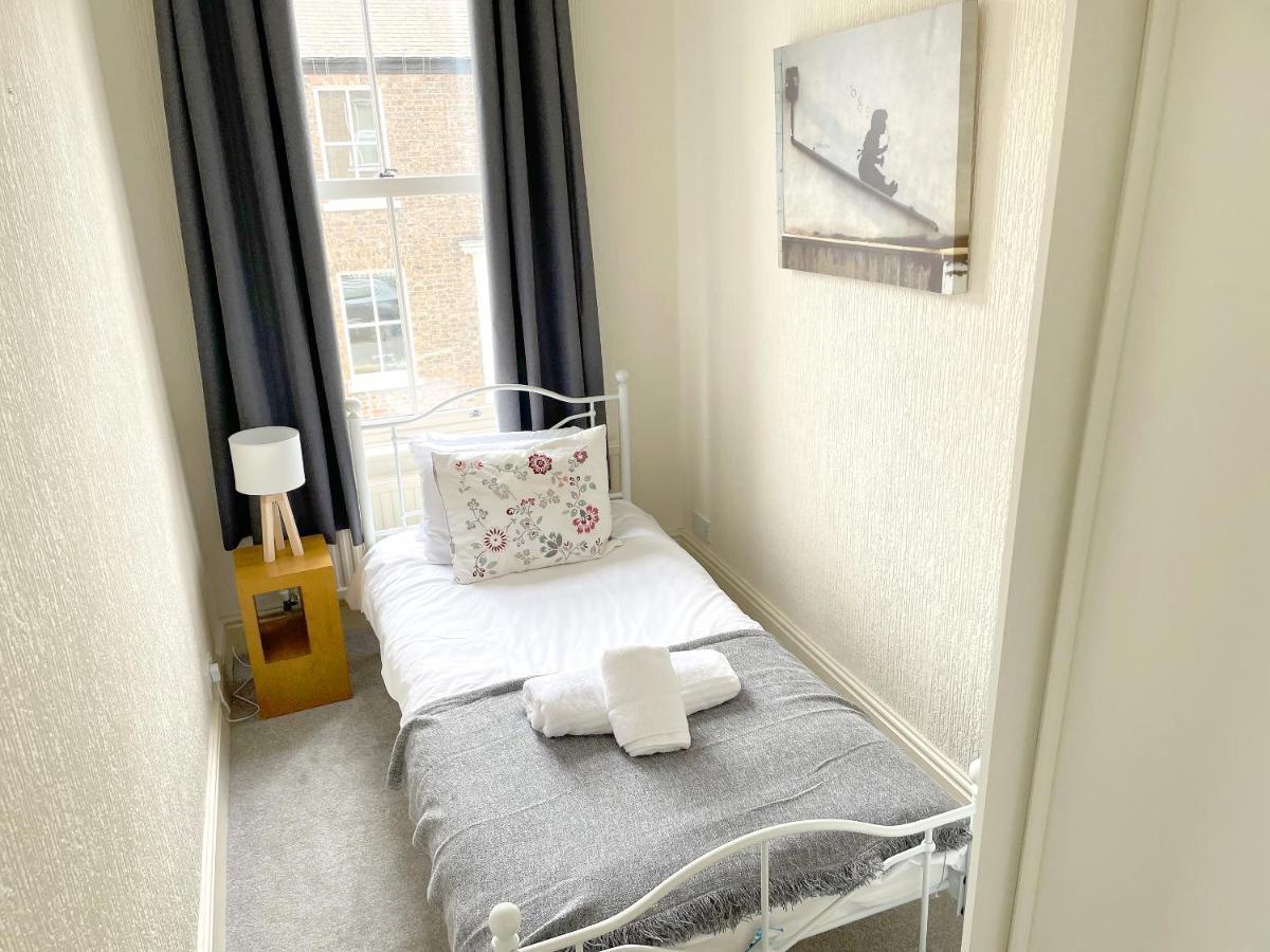 The Vines - Stunning Period Home With Free Parking York Luaran gambar